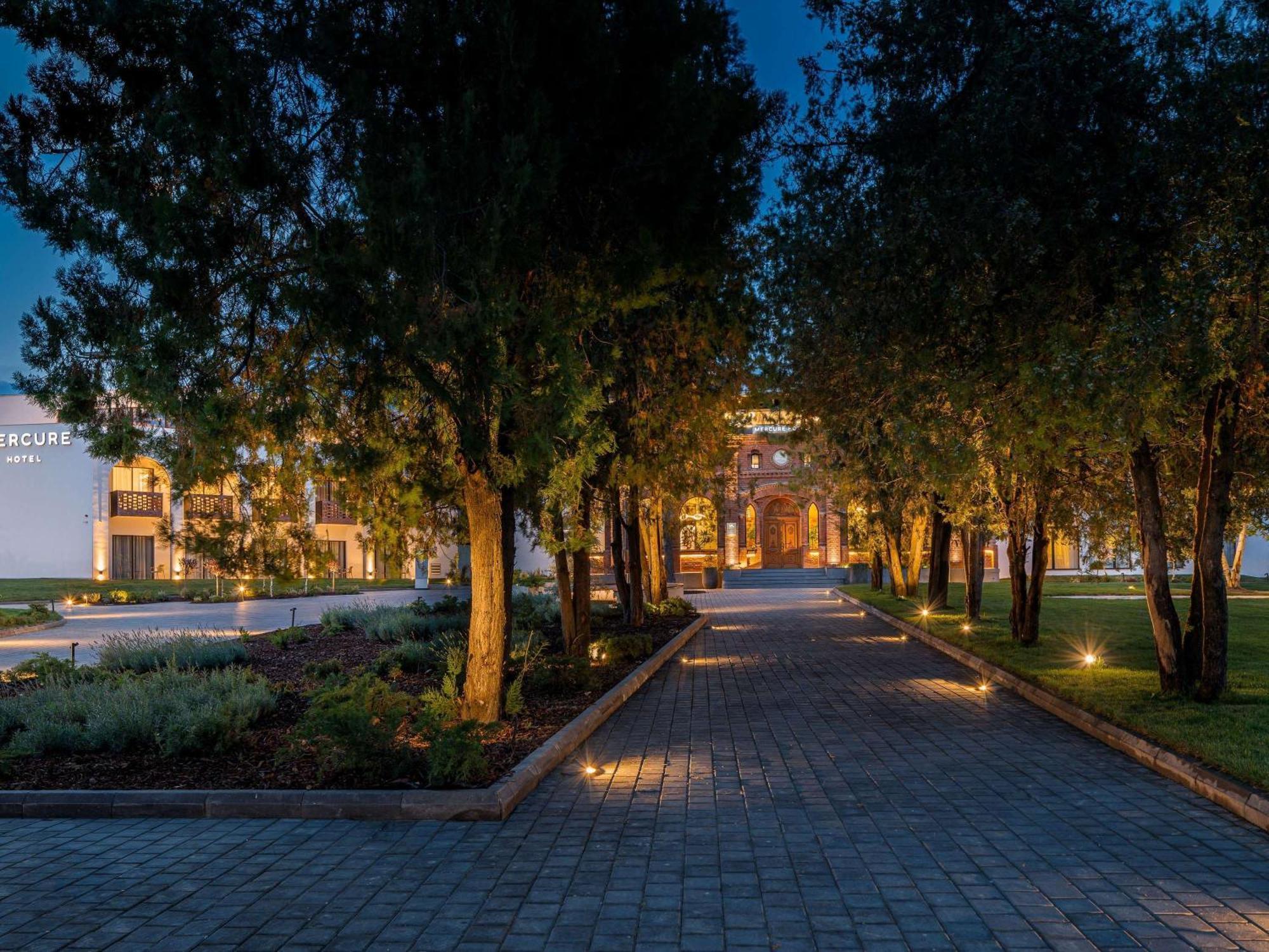 Mercure Conacul Cozieni 4* Pasarea