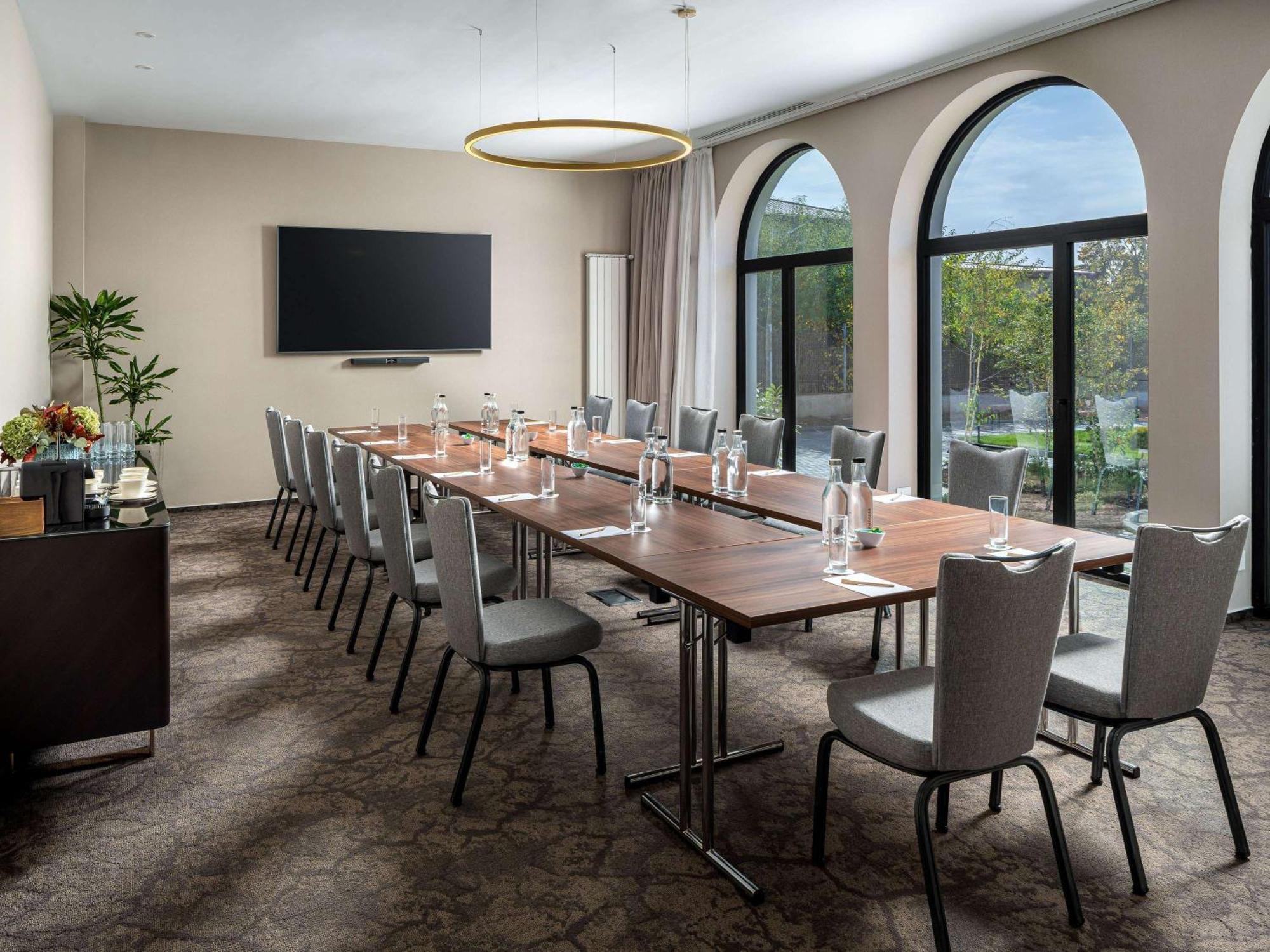 Mercure Conacul Cozieni 4*
