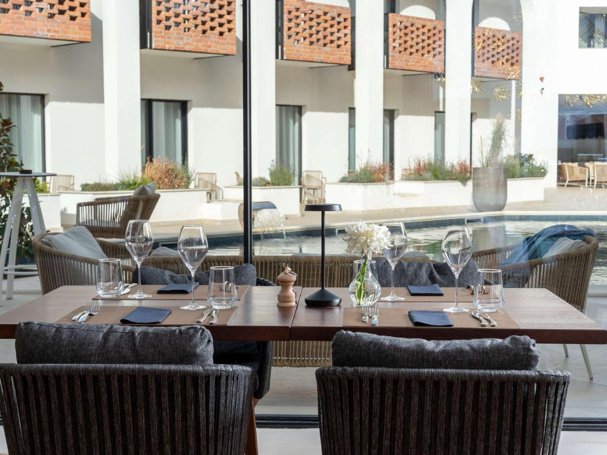 Mercure Conacul Cozieni 4* Pasarea