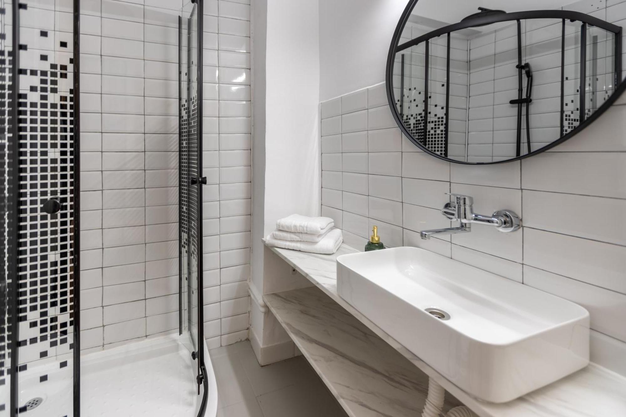 Apartment Splendid Historical Smarald 2 Bedroom Old Town Bucharest