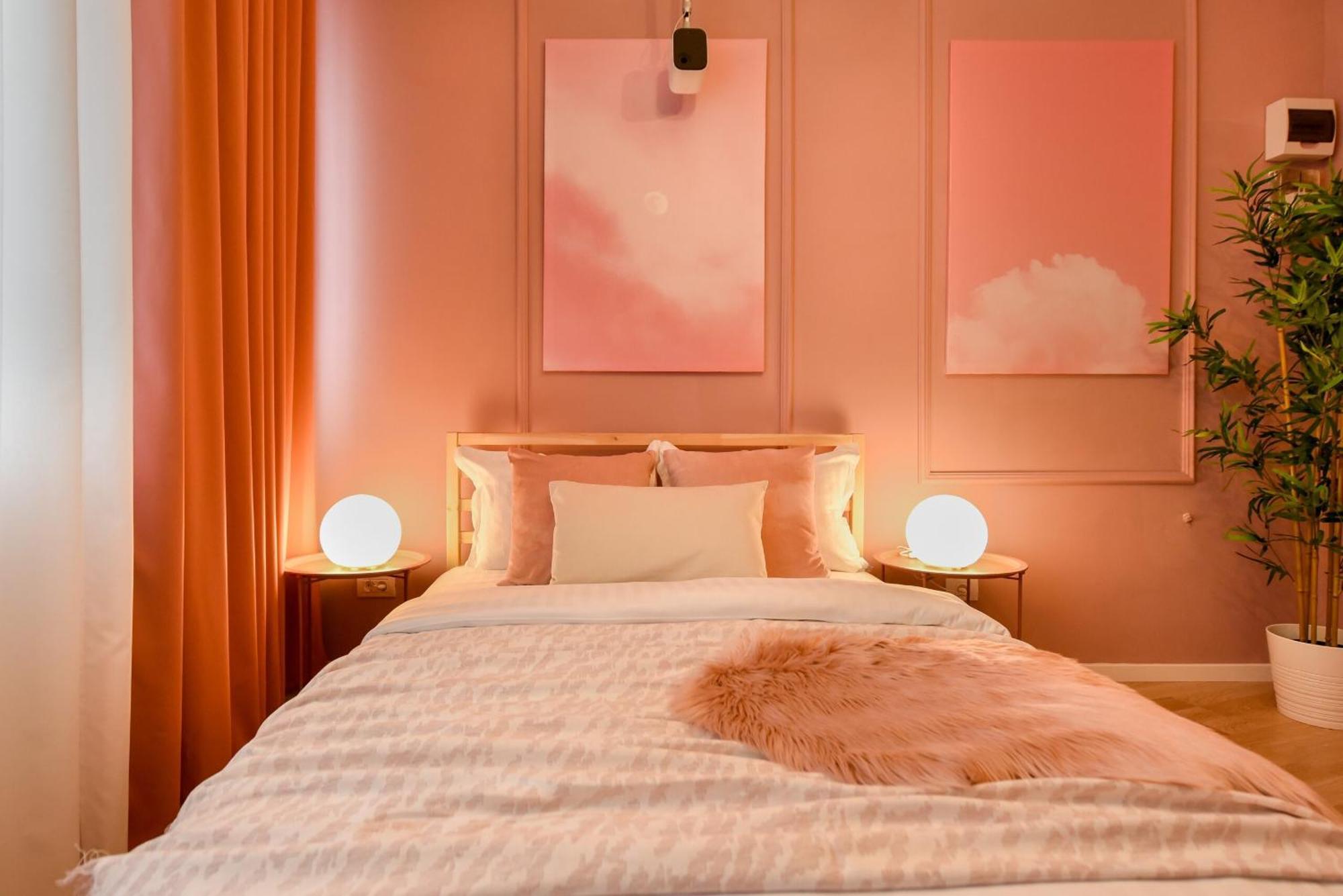 Elegant On Magheru Boulevard - The Art Of Living Simply Apartment Bucharest