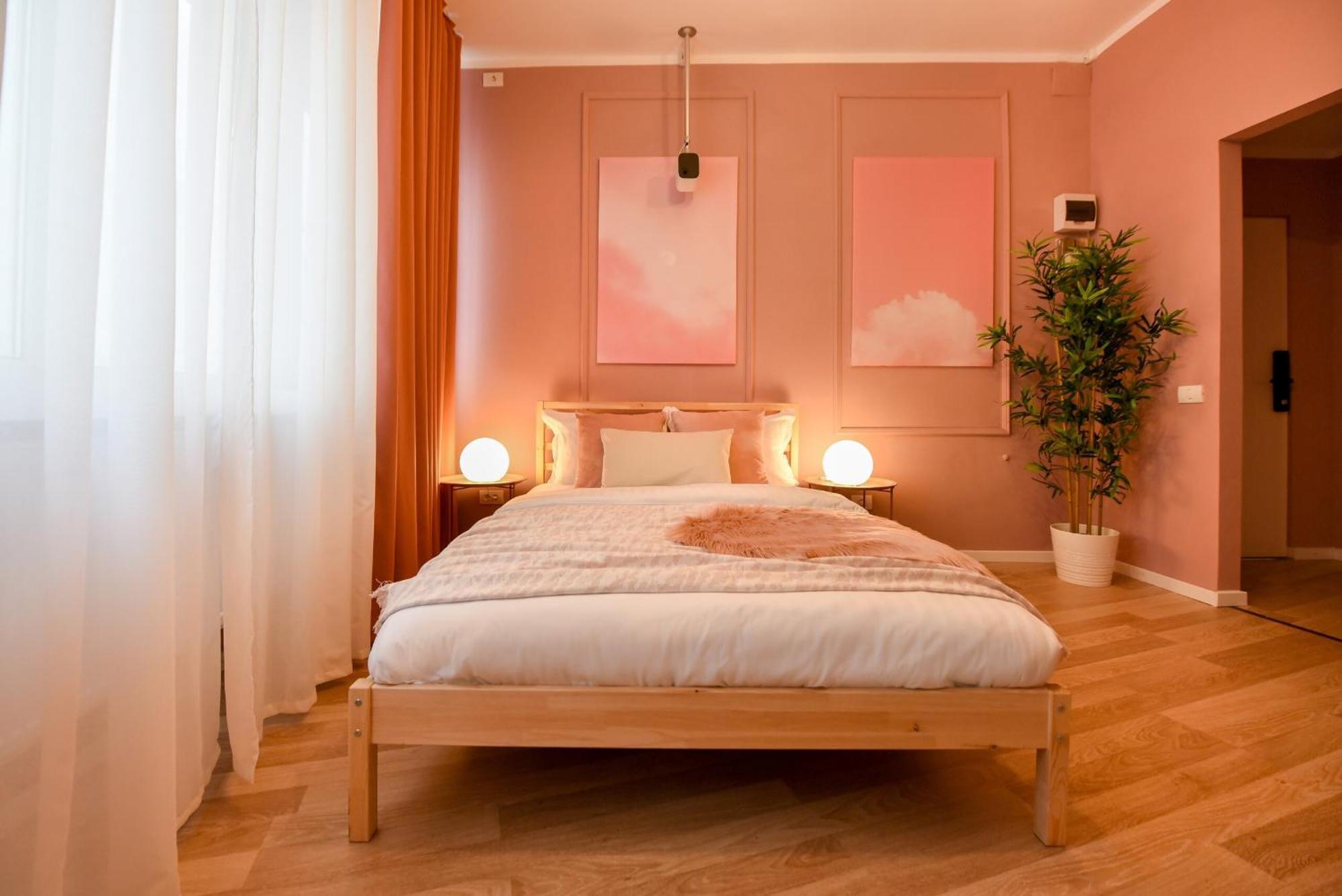 Elegant On Magheru Boulevard - The Art Of Living Simply * Bucharest