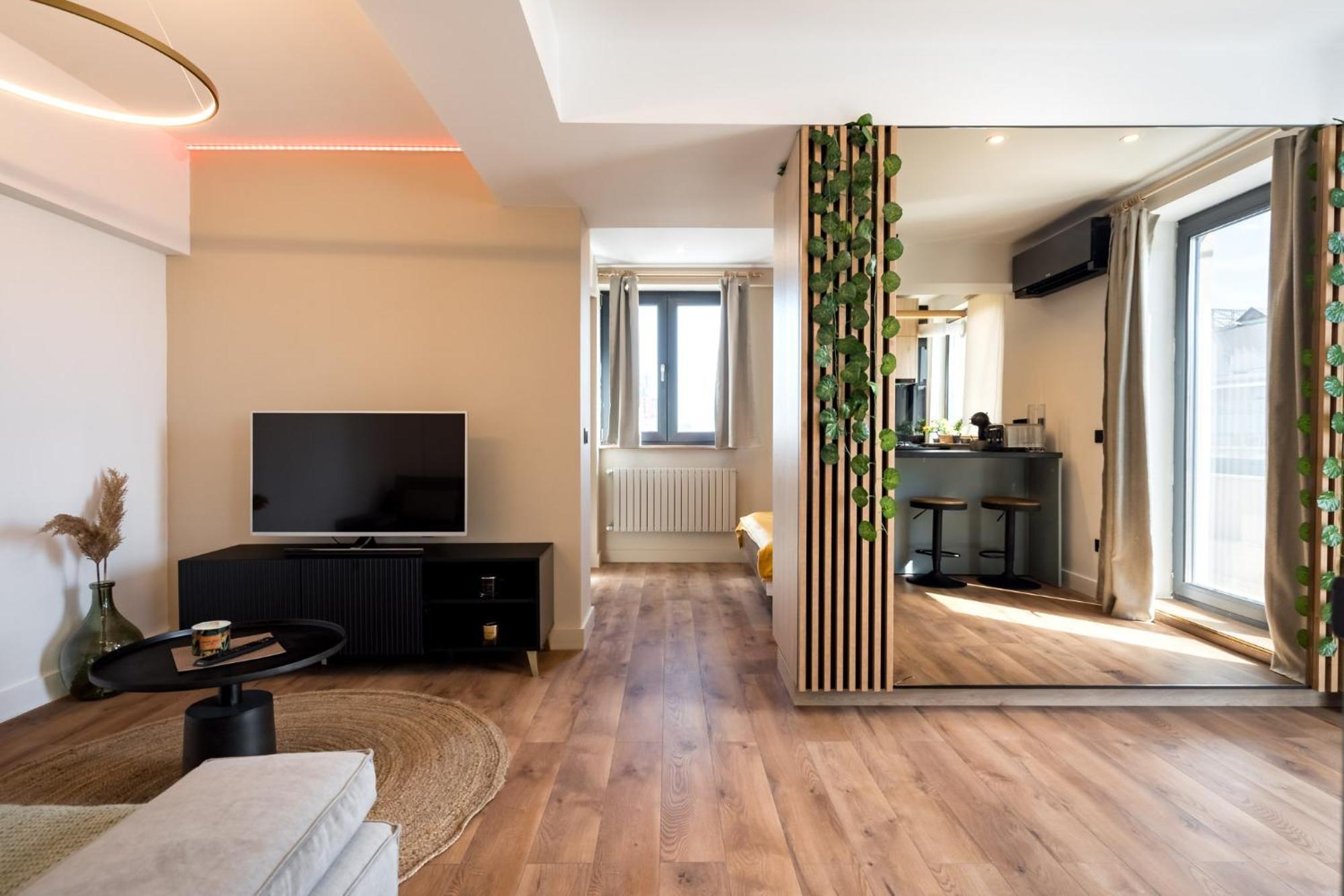 Oasis Romana Square Apartment *