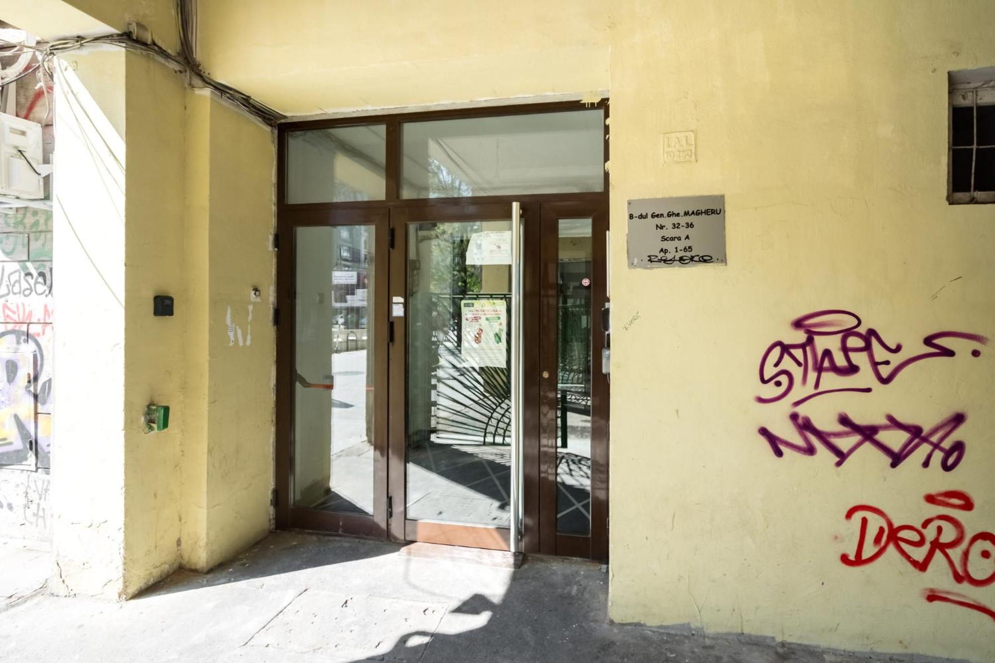 Oasis Romana Square * Bucharest