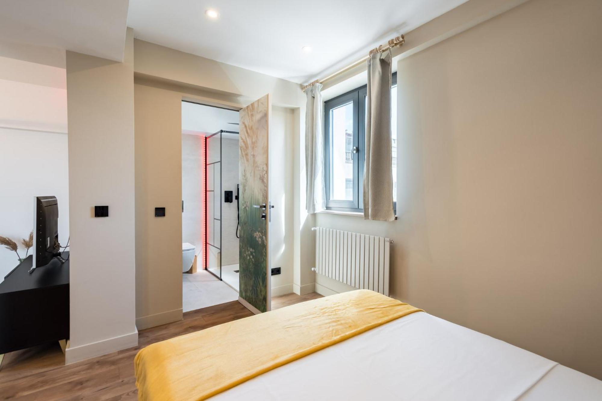 Oasis Romana Square Apartment