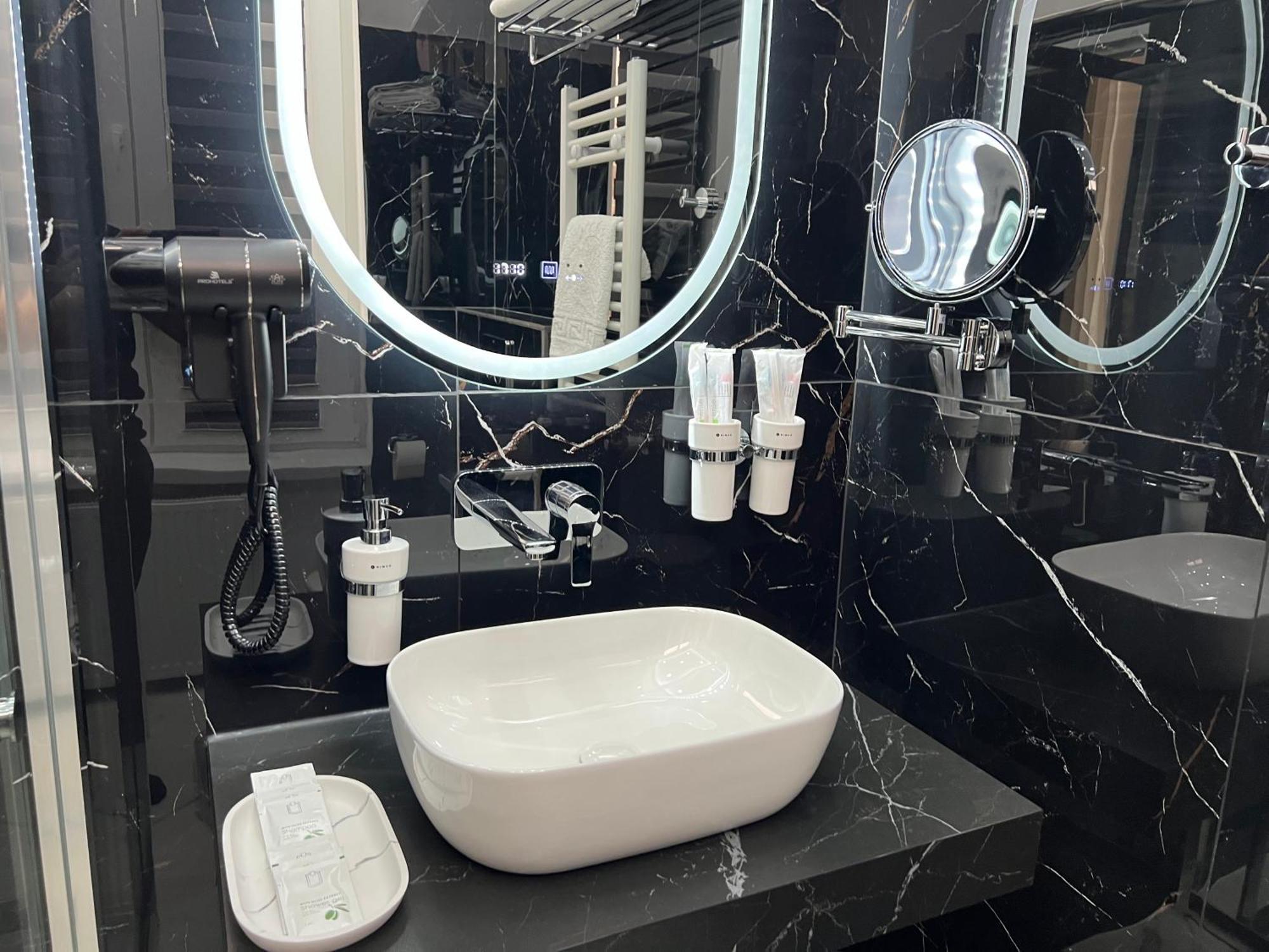 Downtown Hotel 4*