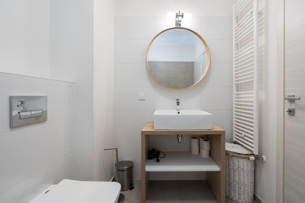 Urban Vogue - Soho Apartment *
