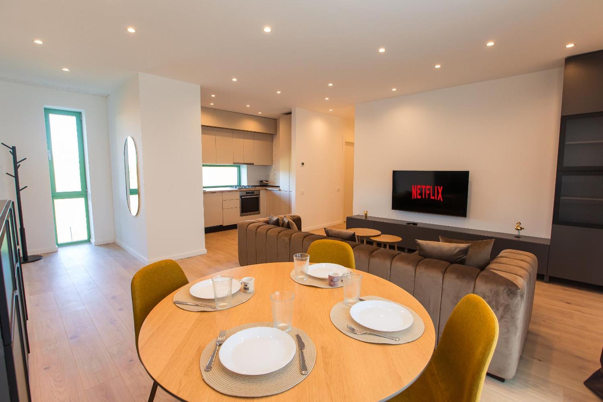 Apartament Roots Three - Modern Lakeview *