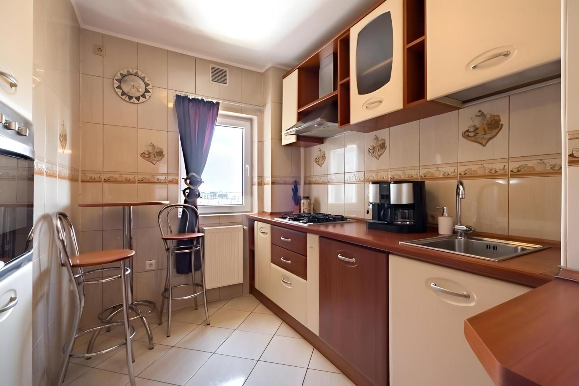 2bdr Spacious And Comfy Flat With Amazing Views - Landmark & Apartment