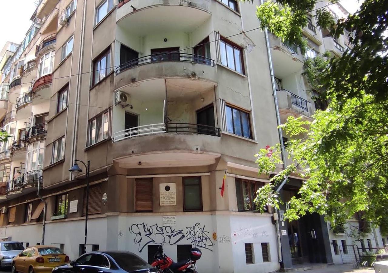 Spacious View With Balcony