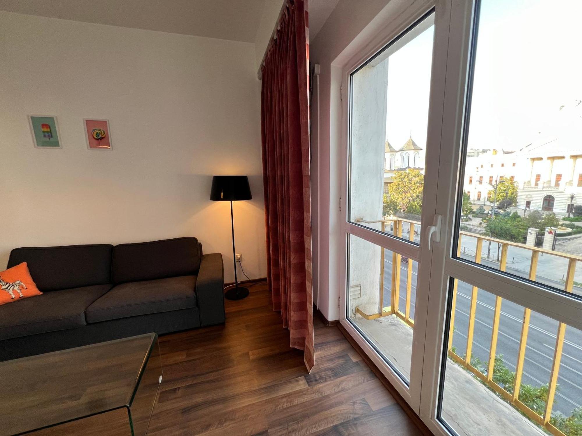 Cozy In Center! Bucharest