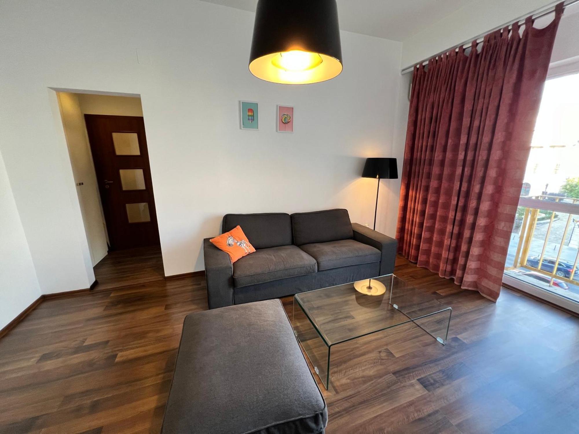 Cozy In Center! Apartment
