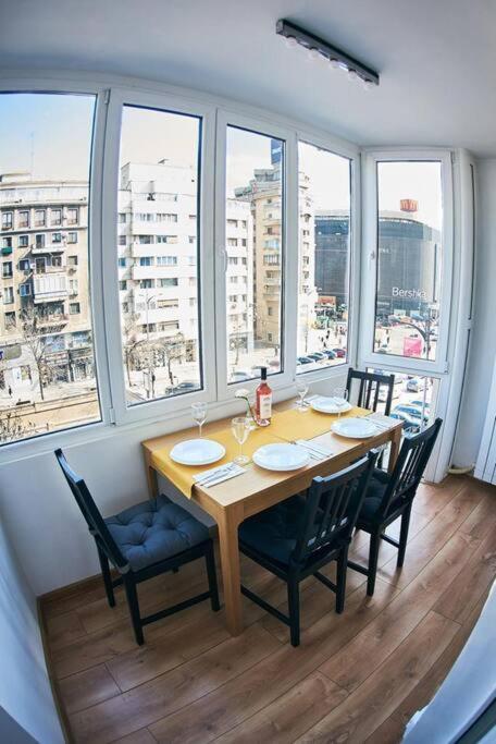 Apartment Old Town 2 Beds Panoramic Balcony Bucharest