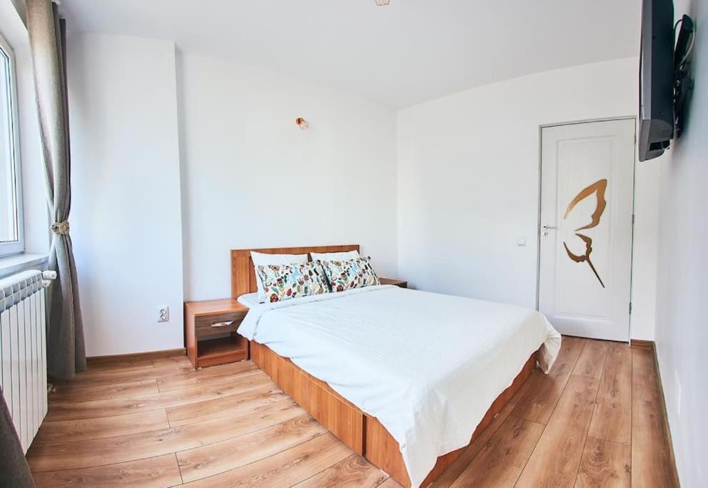 Old Town 2 Beds Panoramic Balcony *