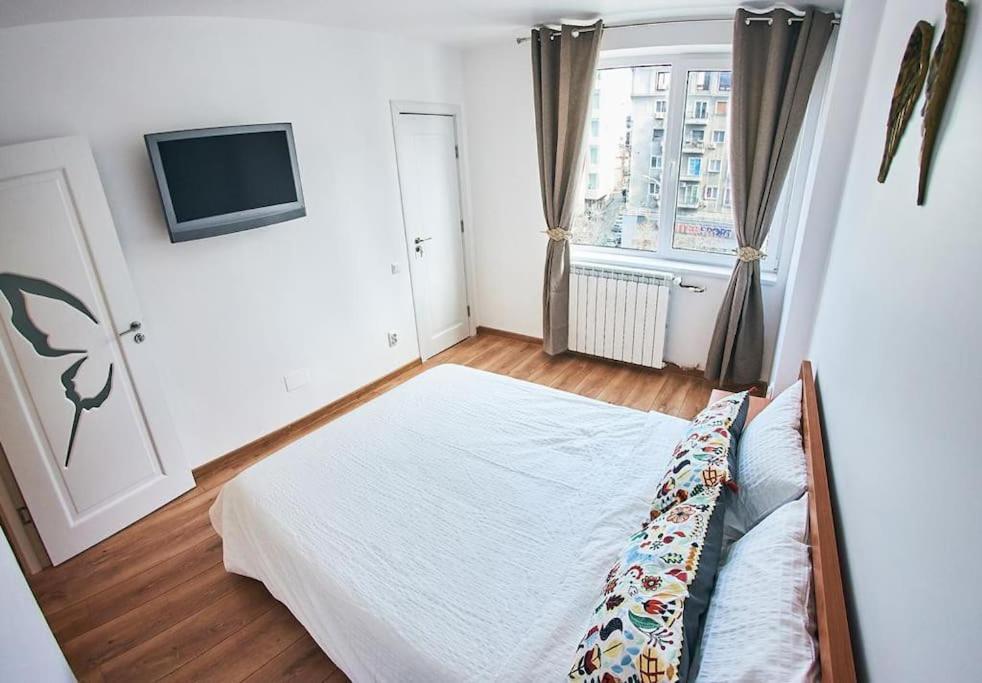 Old Town 2 Beds Panoramic Balcony Apartment
