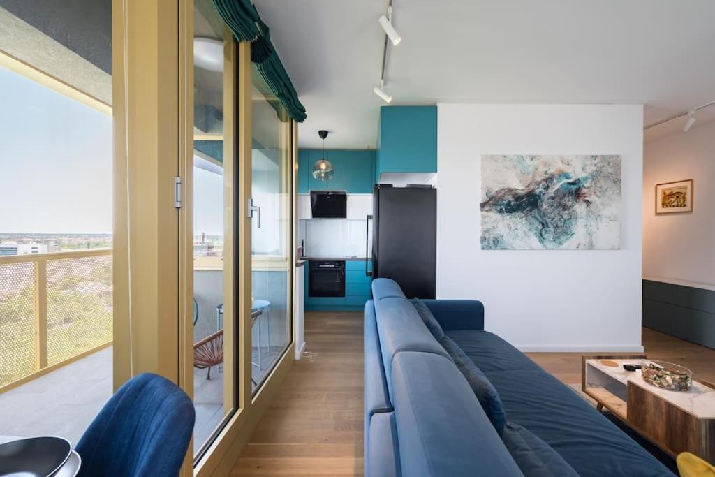 Blue Lagoon- 1 Bedroom Amazing Balcony *