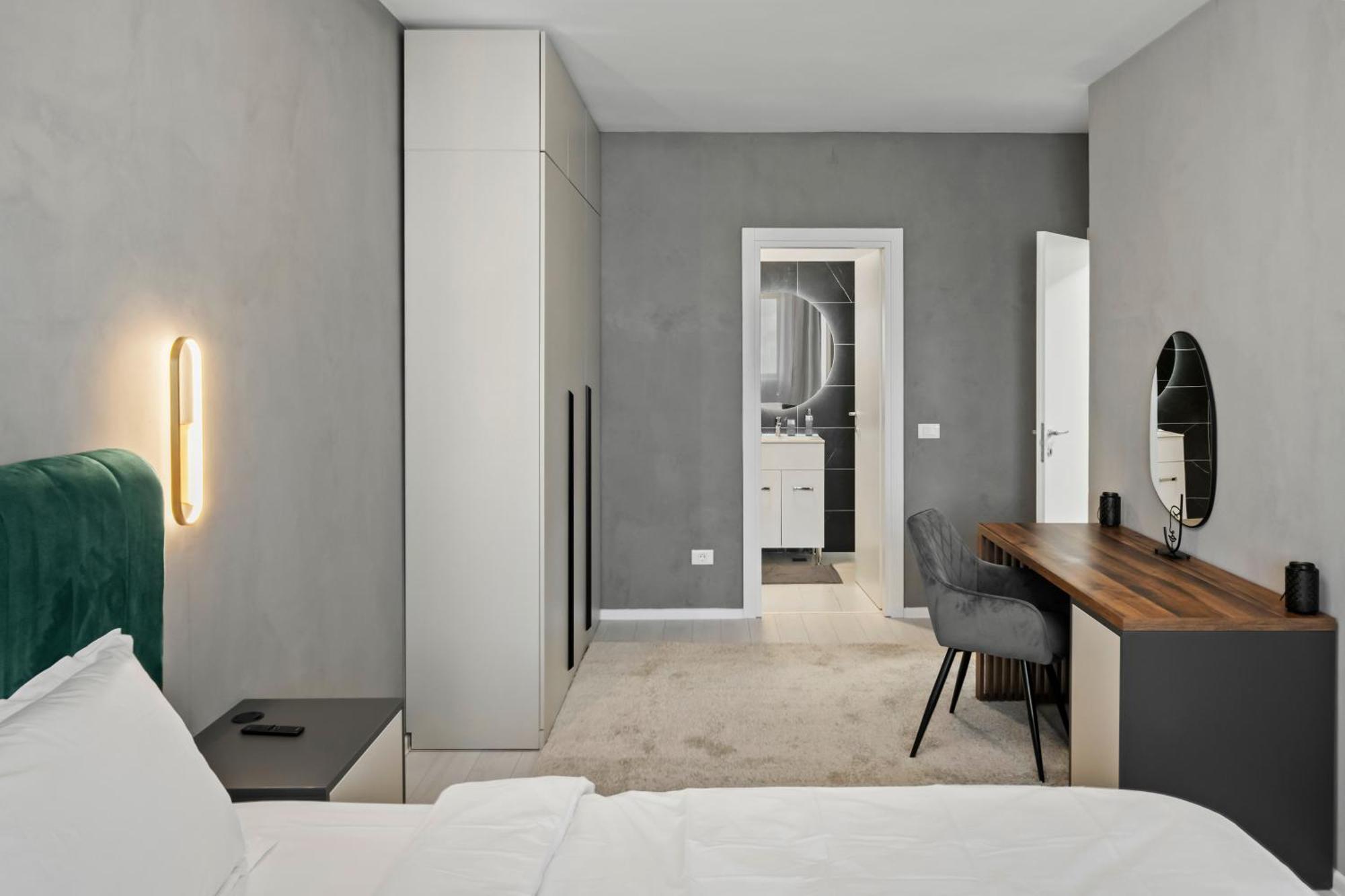 Ultra-modern & Spacious 2br With Balcony Apartamento