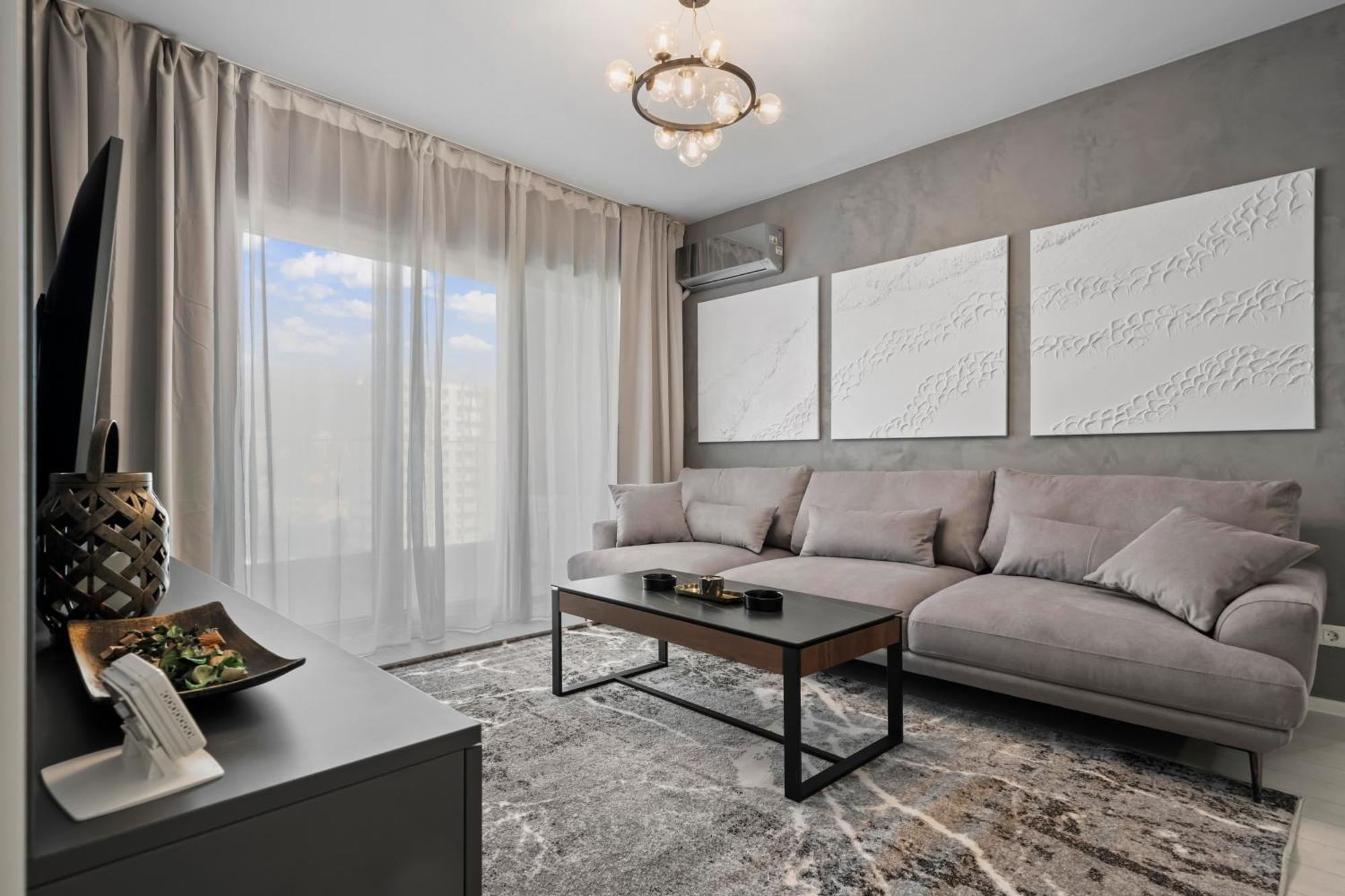 Ultra-modern & Spacious 2br With Balcony