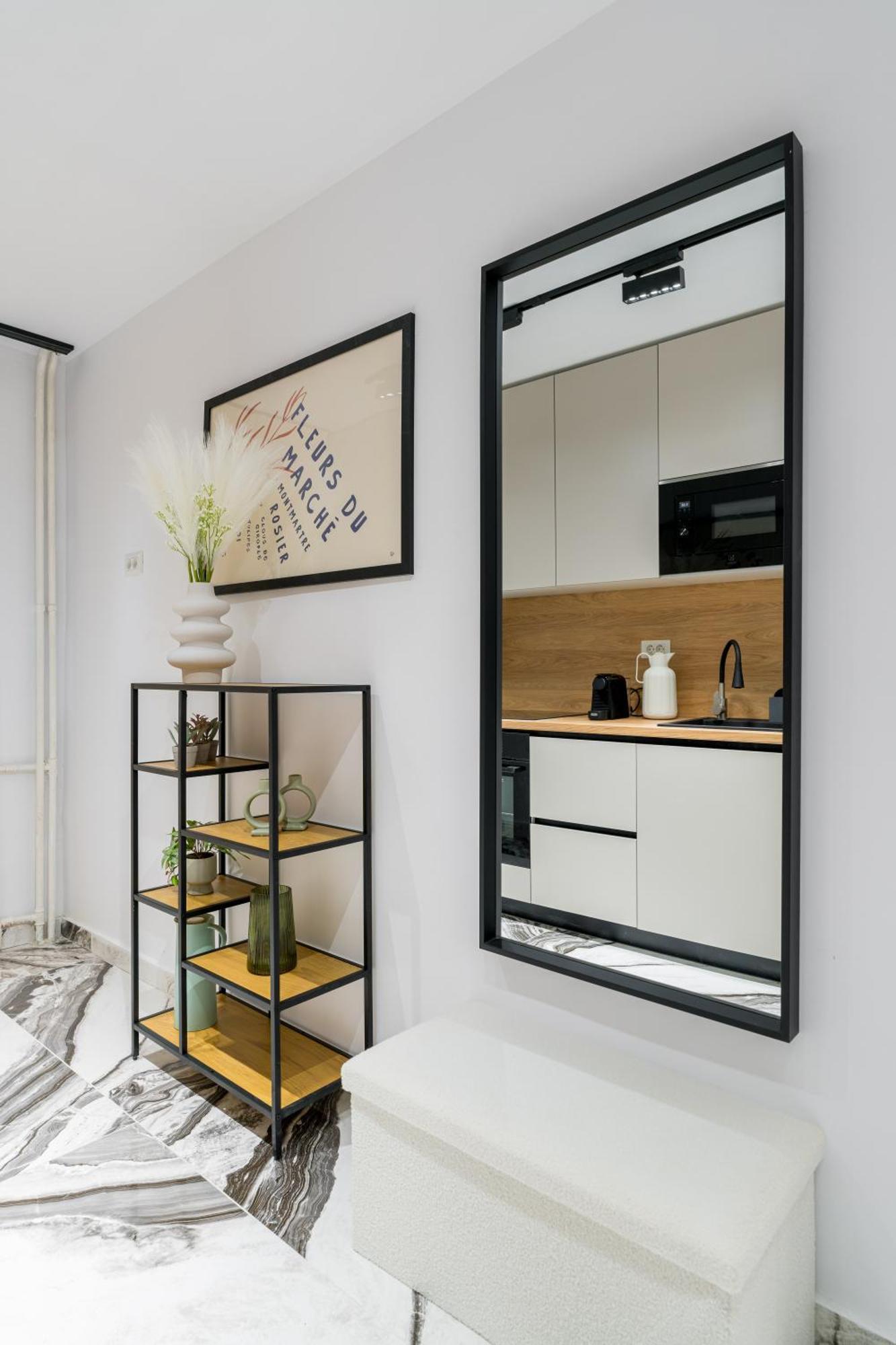 Ultra-modern Luxury - Spacious & Elegant Apartment Bucharest