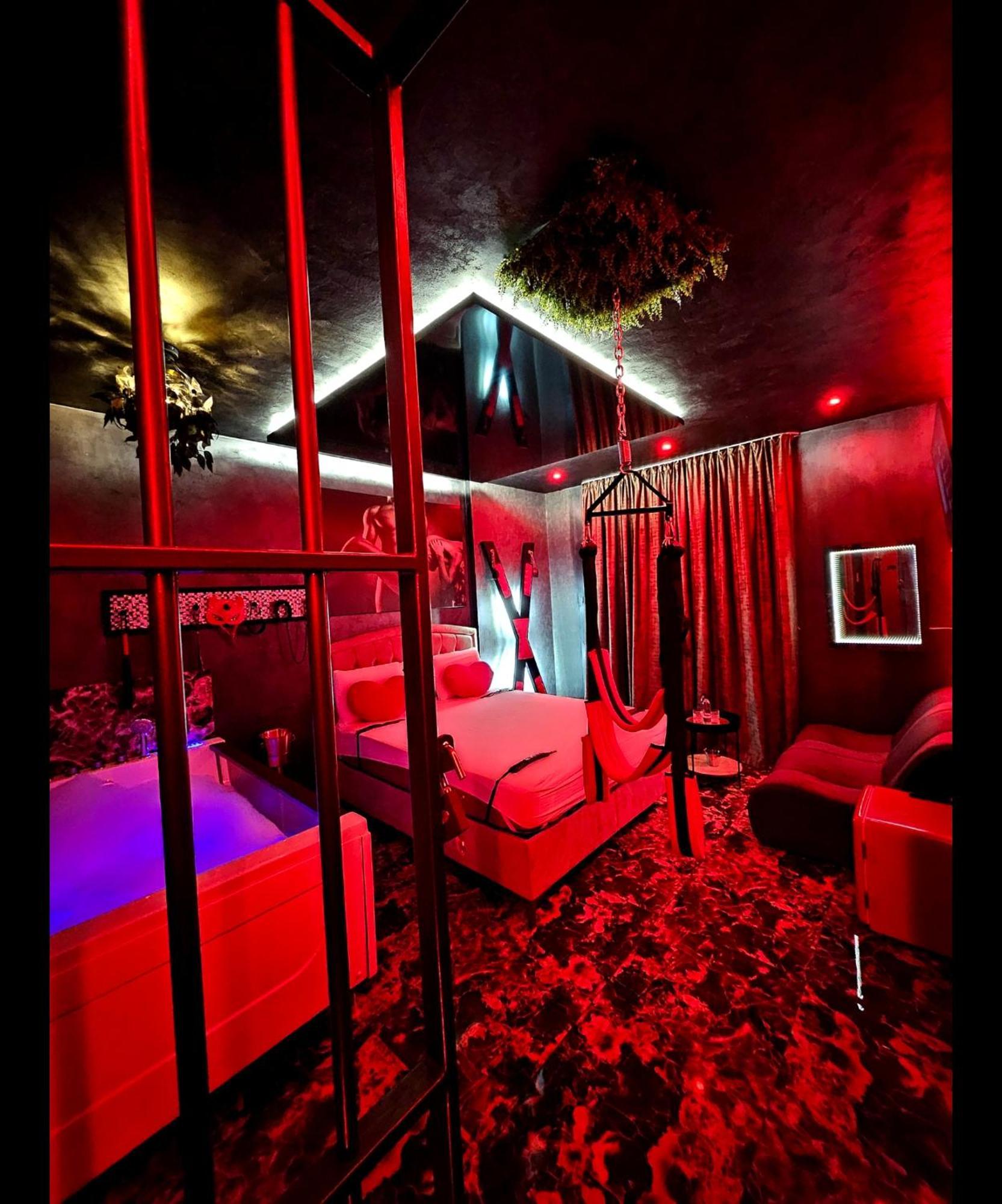 Love Room Homestay *