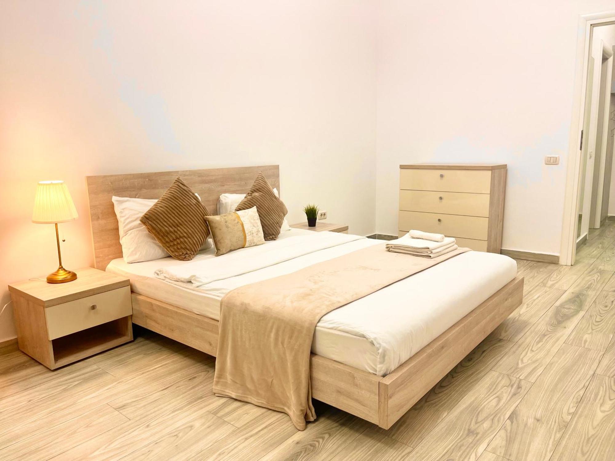 Adress Ad8 Apartment *