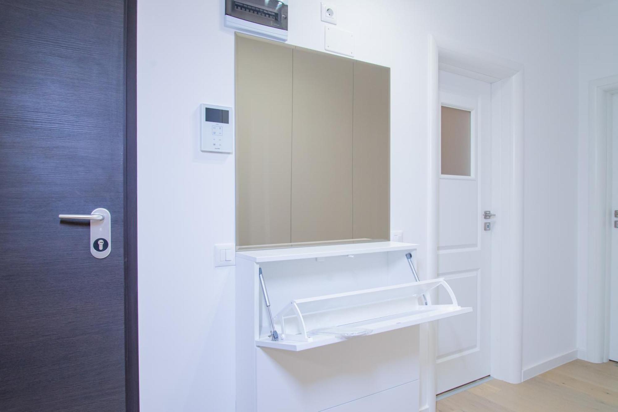 Plaza 2 Apartment *