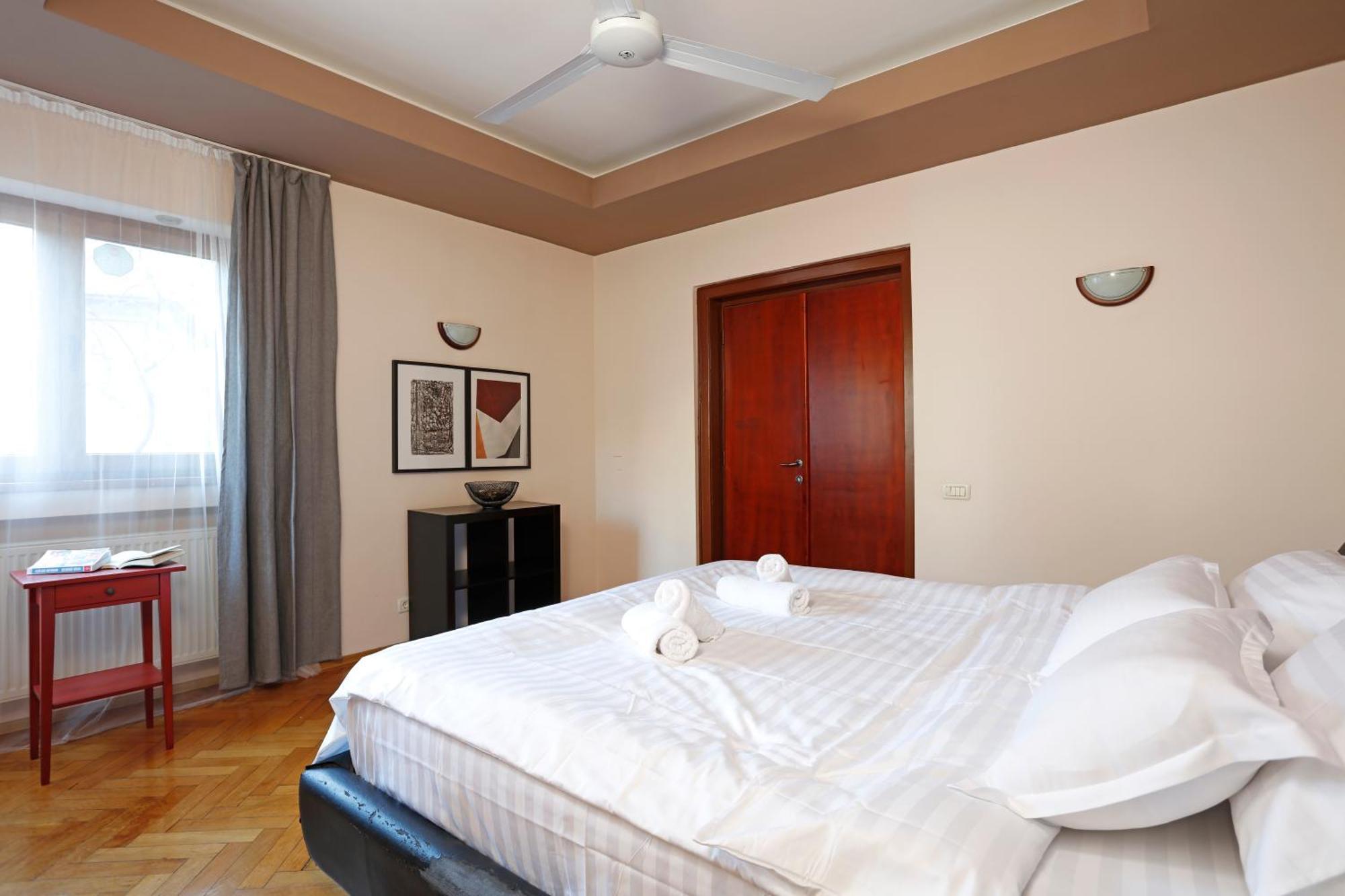 Near Old Town - Chill & Relax - 3Bdr Cozy & Roomy Bucareste