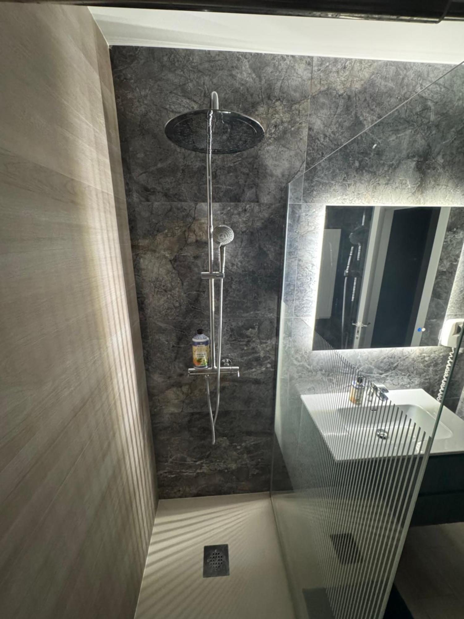 Apartment Awesome Place In Exigent Plaza Romania Faza 5 *
