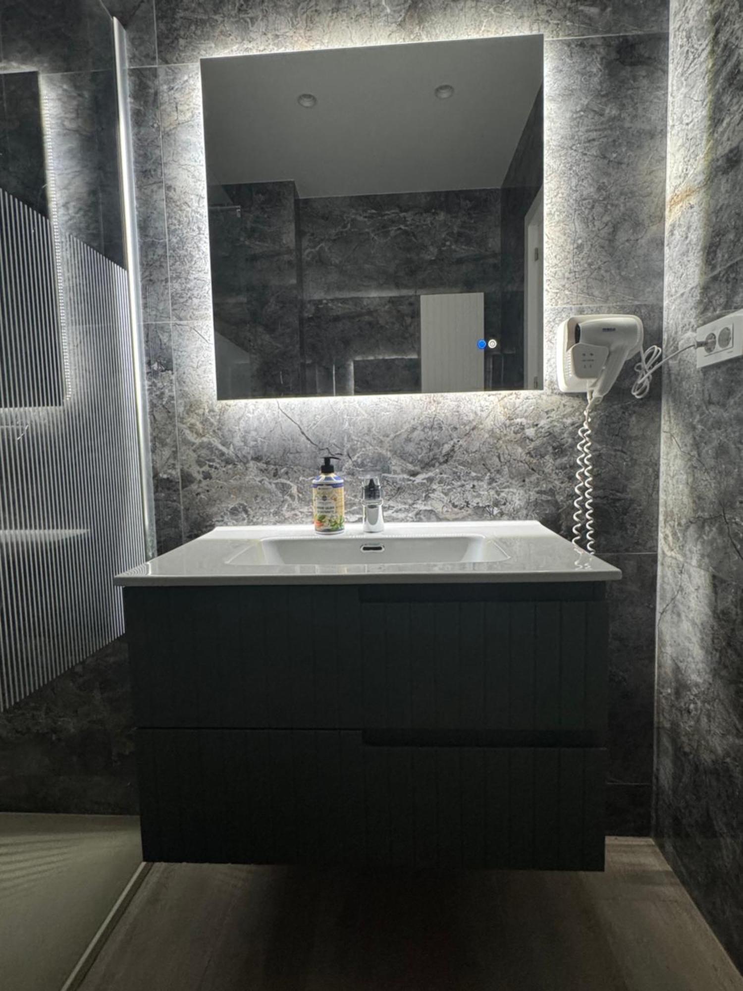 Awesome Place In Exigent Plaza Romania Faza 5 * Bucharest