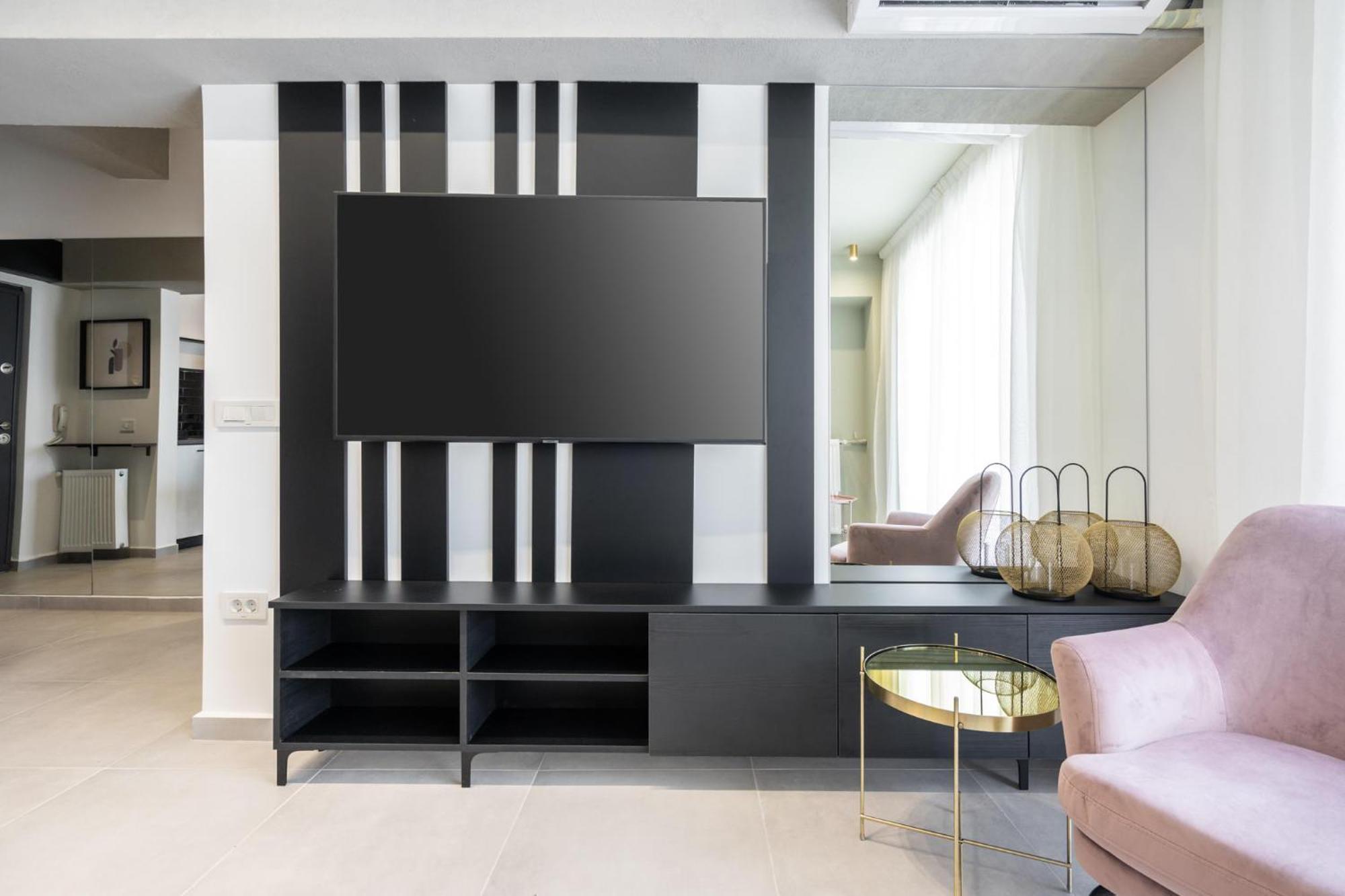 Apartment Romana 2 Bedroom *