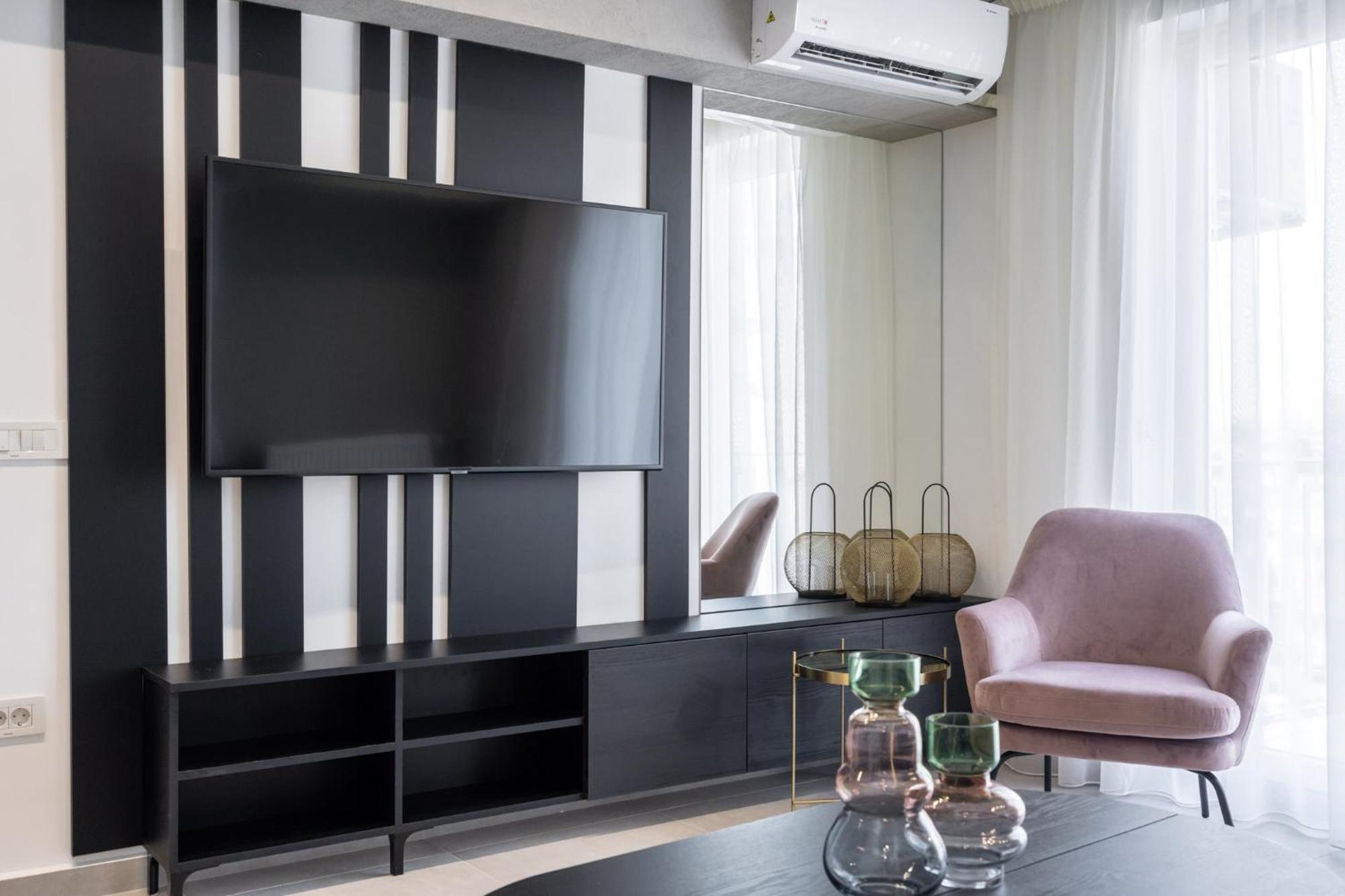 Romana 2 Bedroom Bucharest