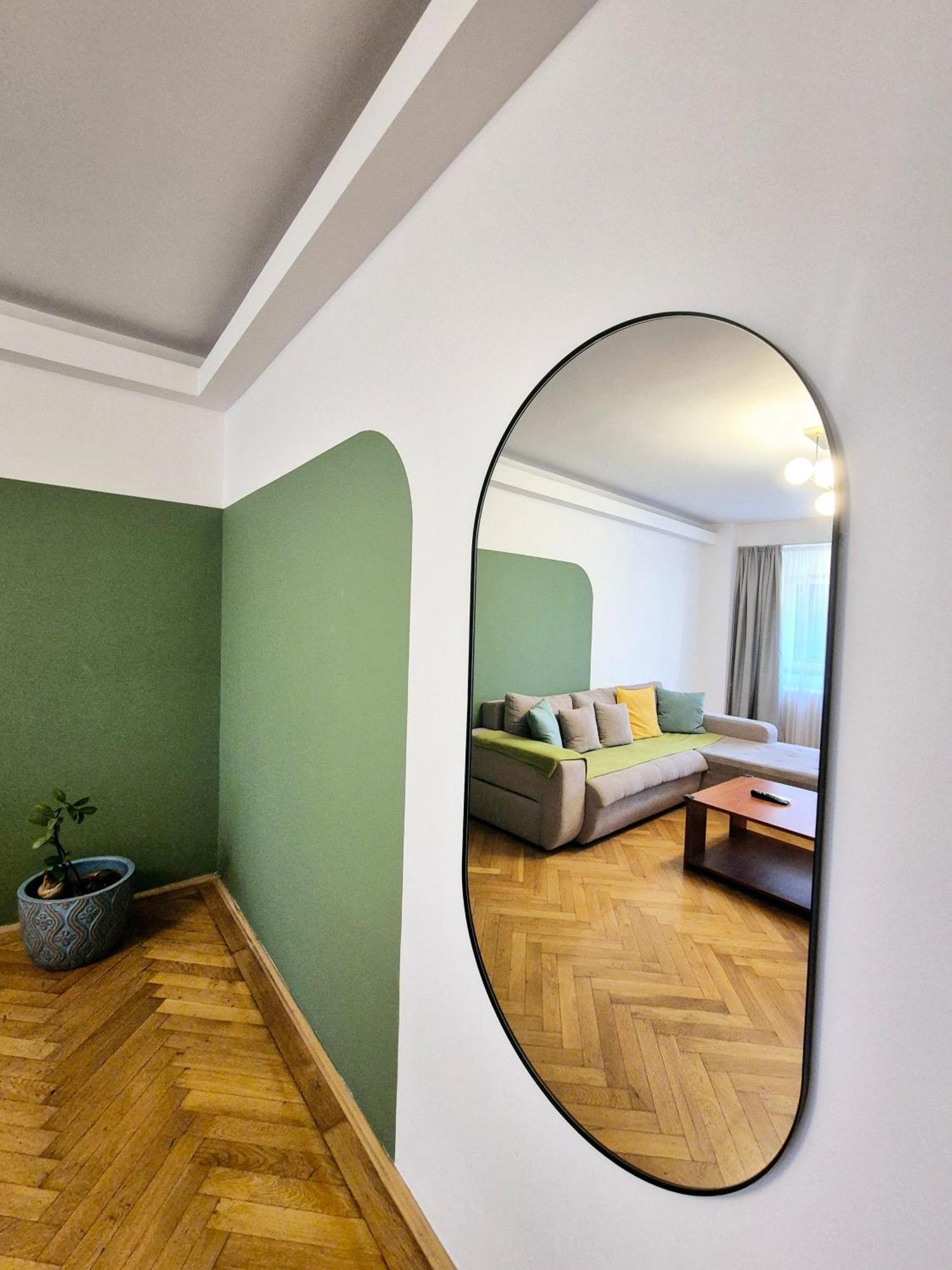 Next 2 Parliament - Tranquil Unirii - Airy & Comfy With Parking Apartment