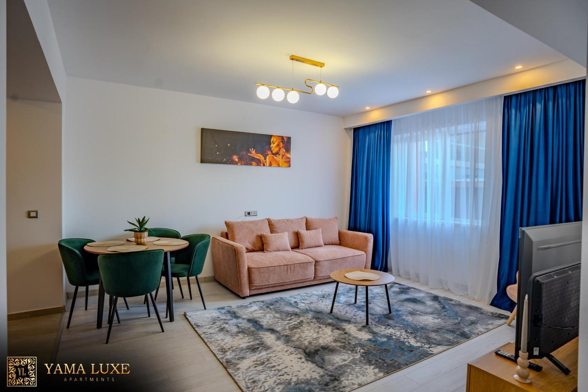 Yamaluxe - Blue & Pink Vibes Apartment