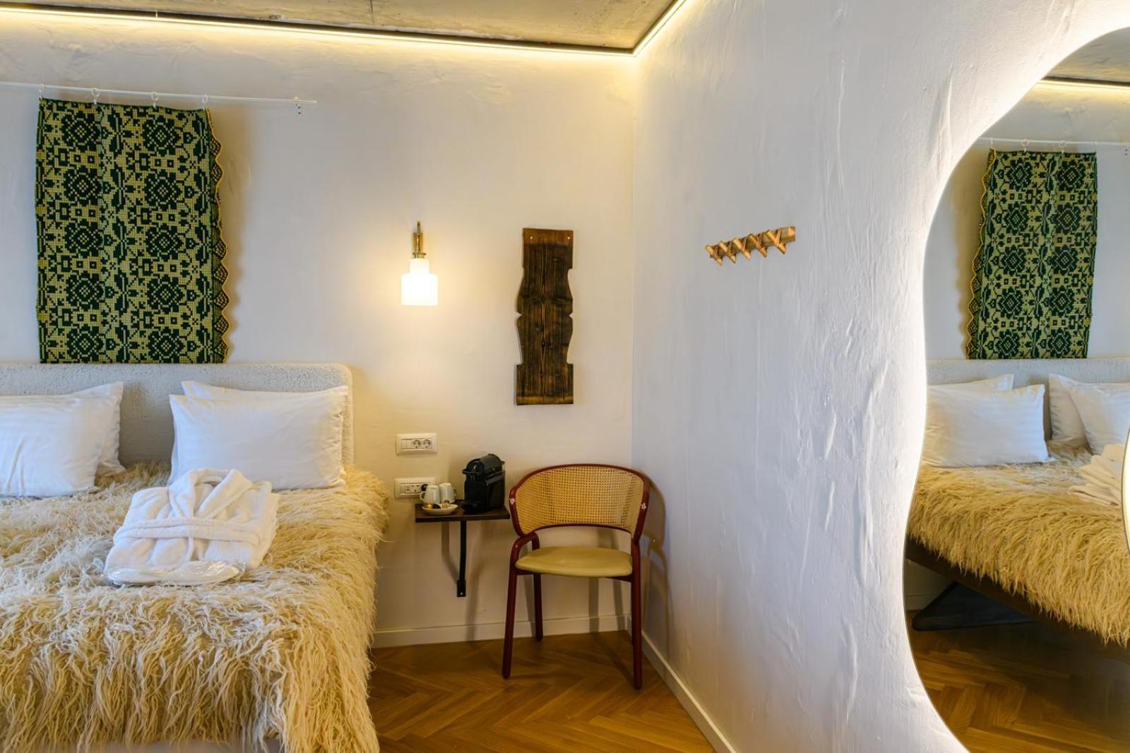 Nishani 5 Stars Boutique * Bucharest