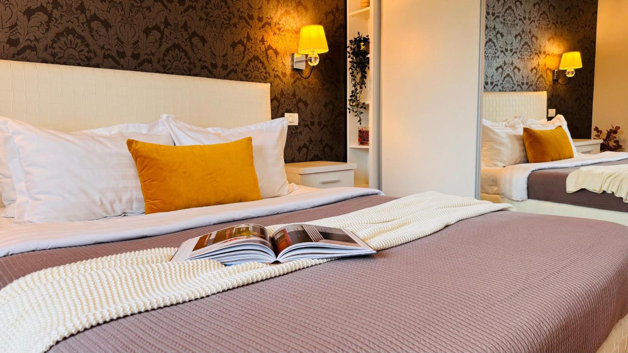 Cozy Modern Retreat - 2 Bedroom Steps From Piata Victoriei Apartment *