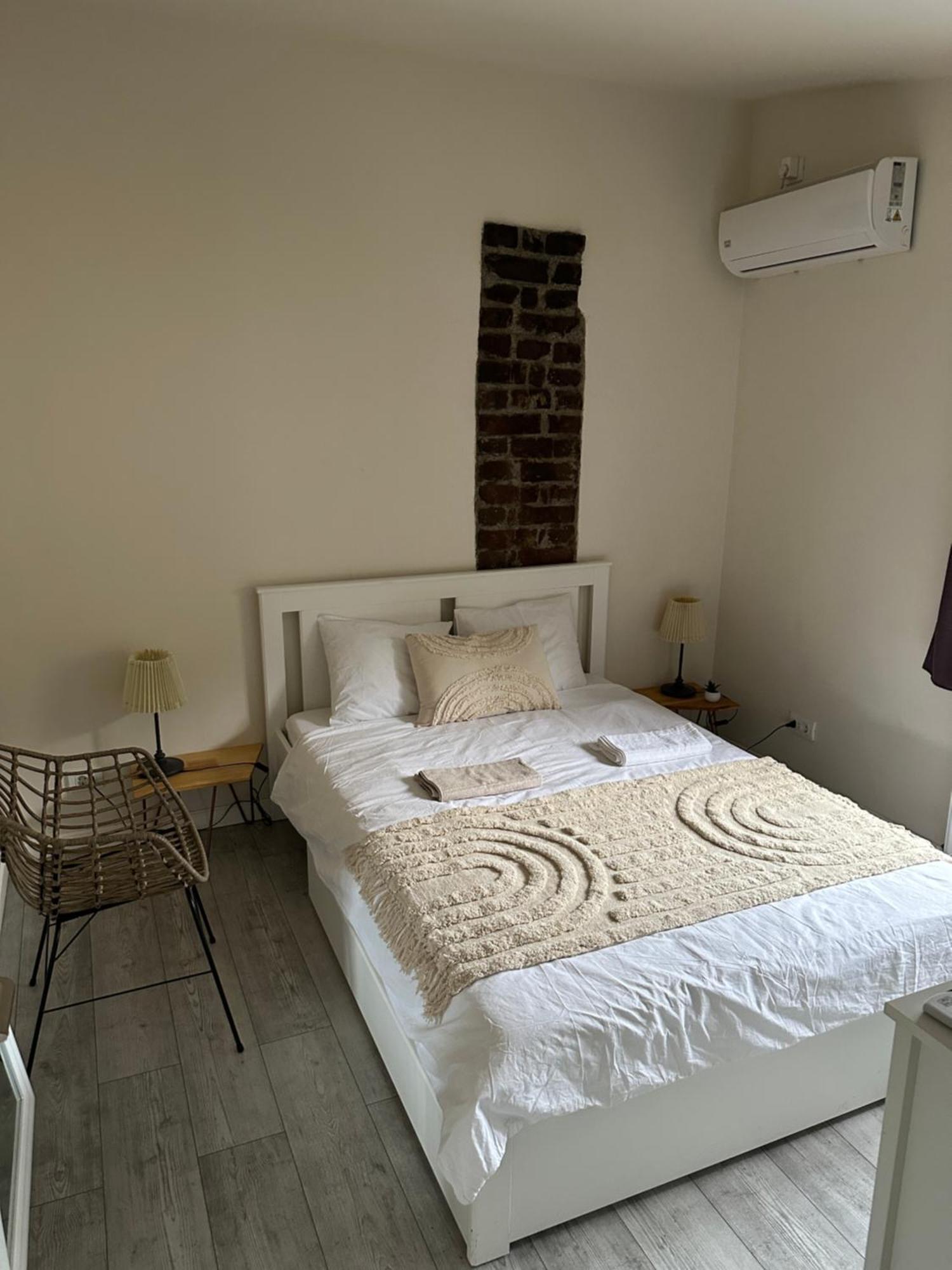 Interbelic House With Courtyard And Terrace Villa Bucharest