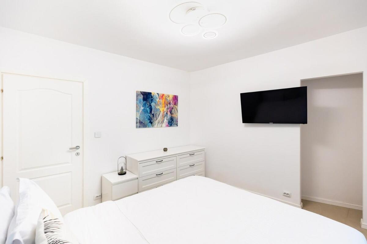 Apartamento Ultra Modern 2br - Walk Downtown And Everywhere! Bucareste