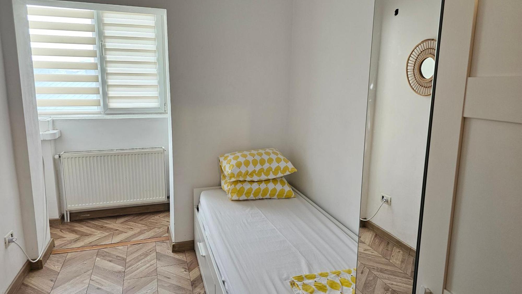Private At Ceausescu's Place In Old Unirii Square * Bucareste