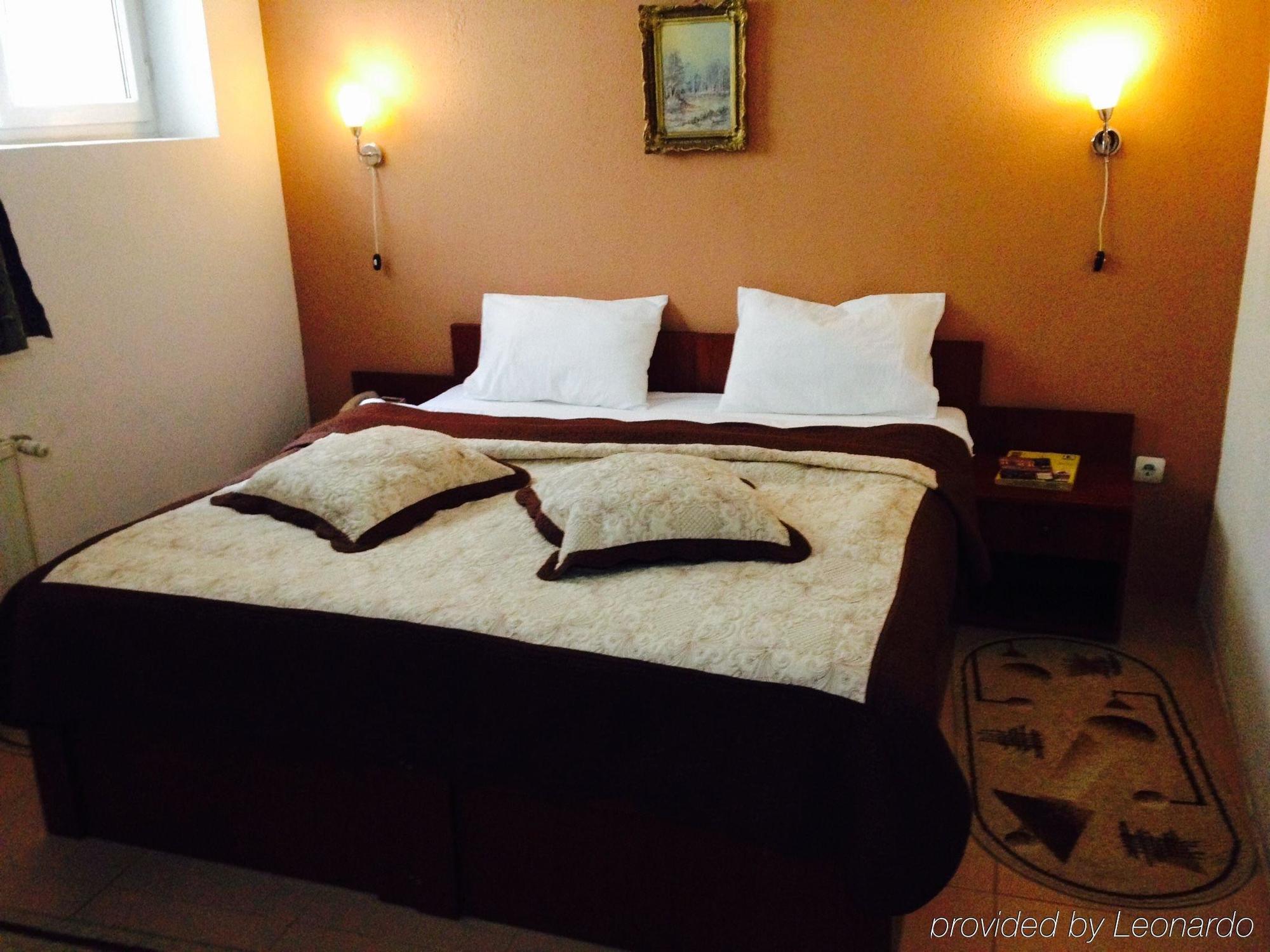 Miorita Hostel *