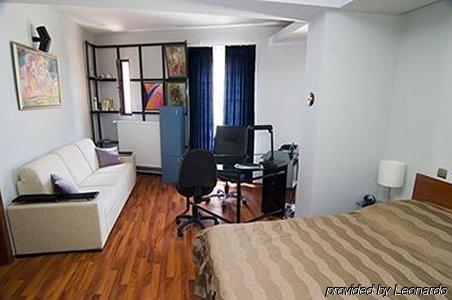 Tania-Frankfurt Hotel 3*