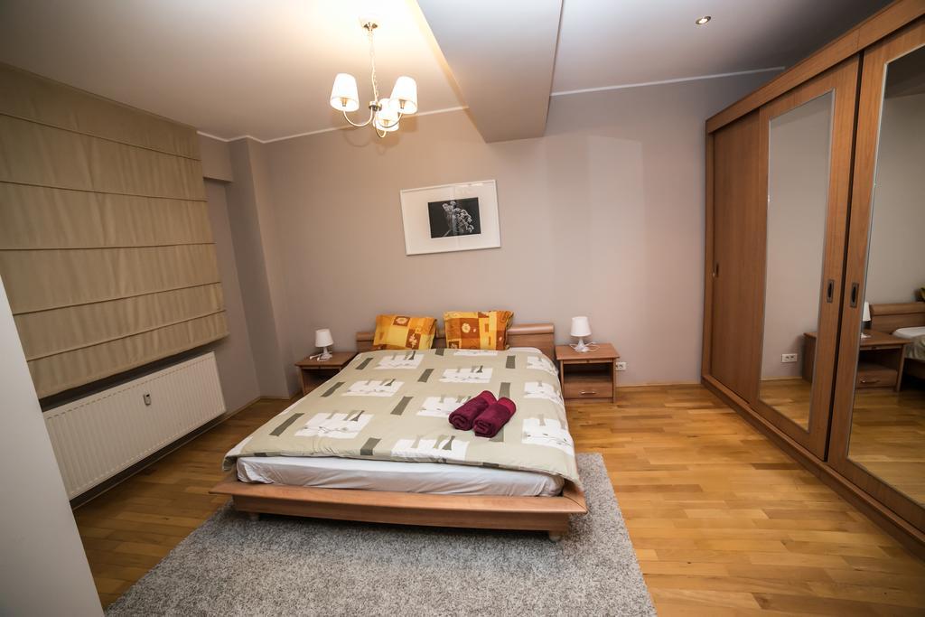 Cosmopolitan Internations Flat