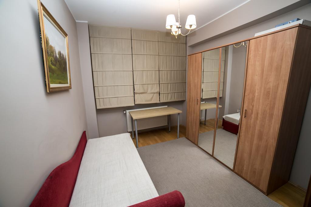 Cosmopolitan Internations Flat