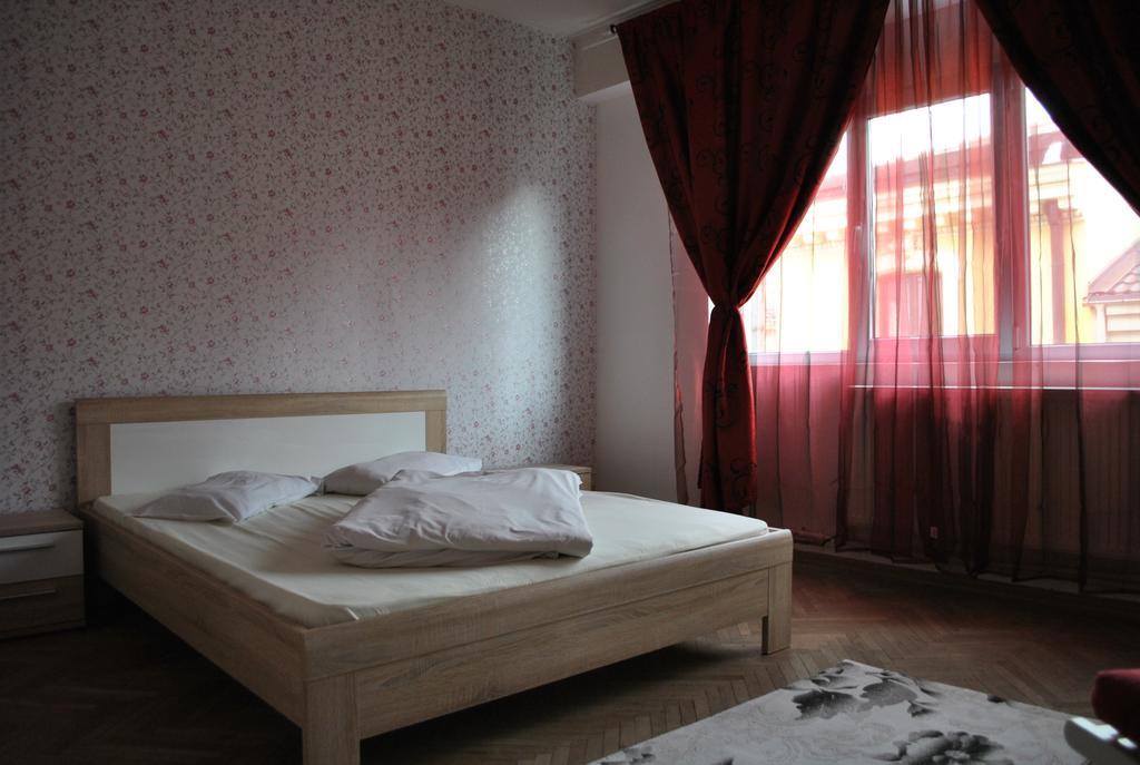 Vogue Hostel *