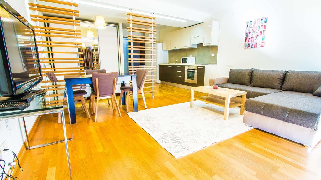 Apartment Luxury Mall Area Bucharest