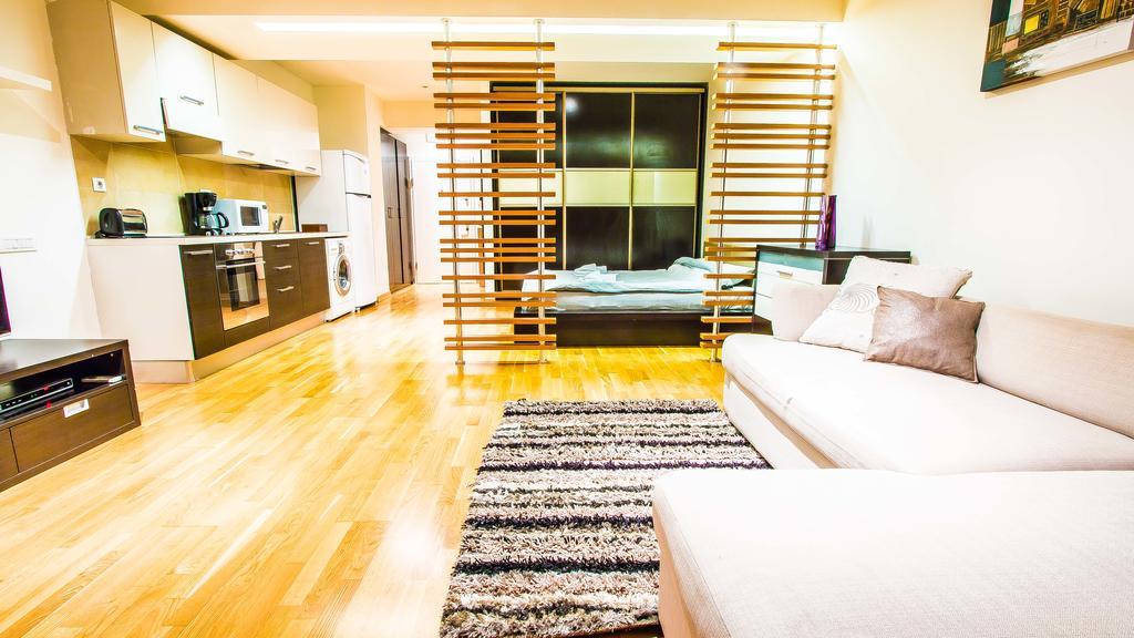 Apartment Luxury Mall Area