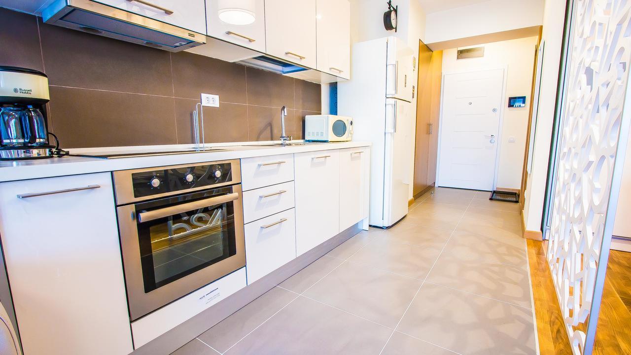 Apartment Luxury Mall Area