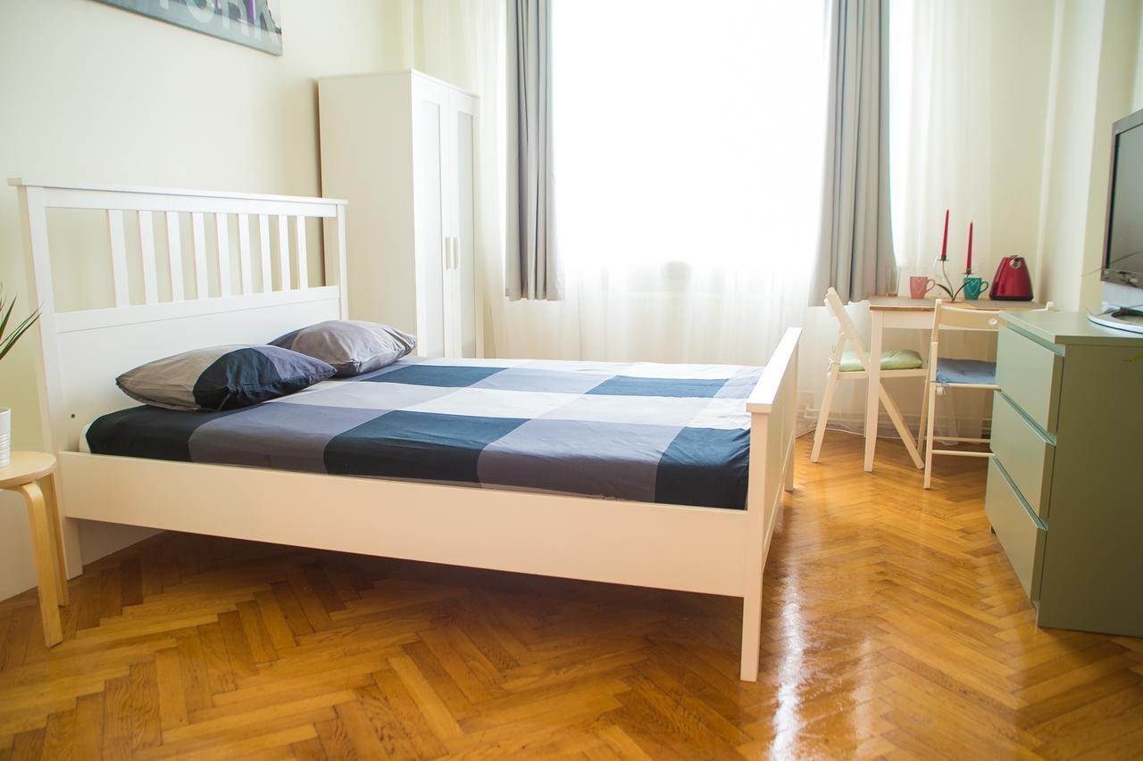 Apartament Color Franceza St *