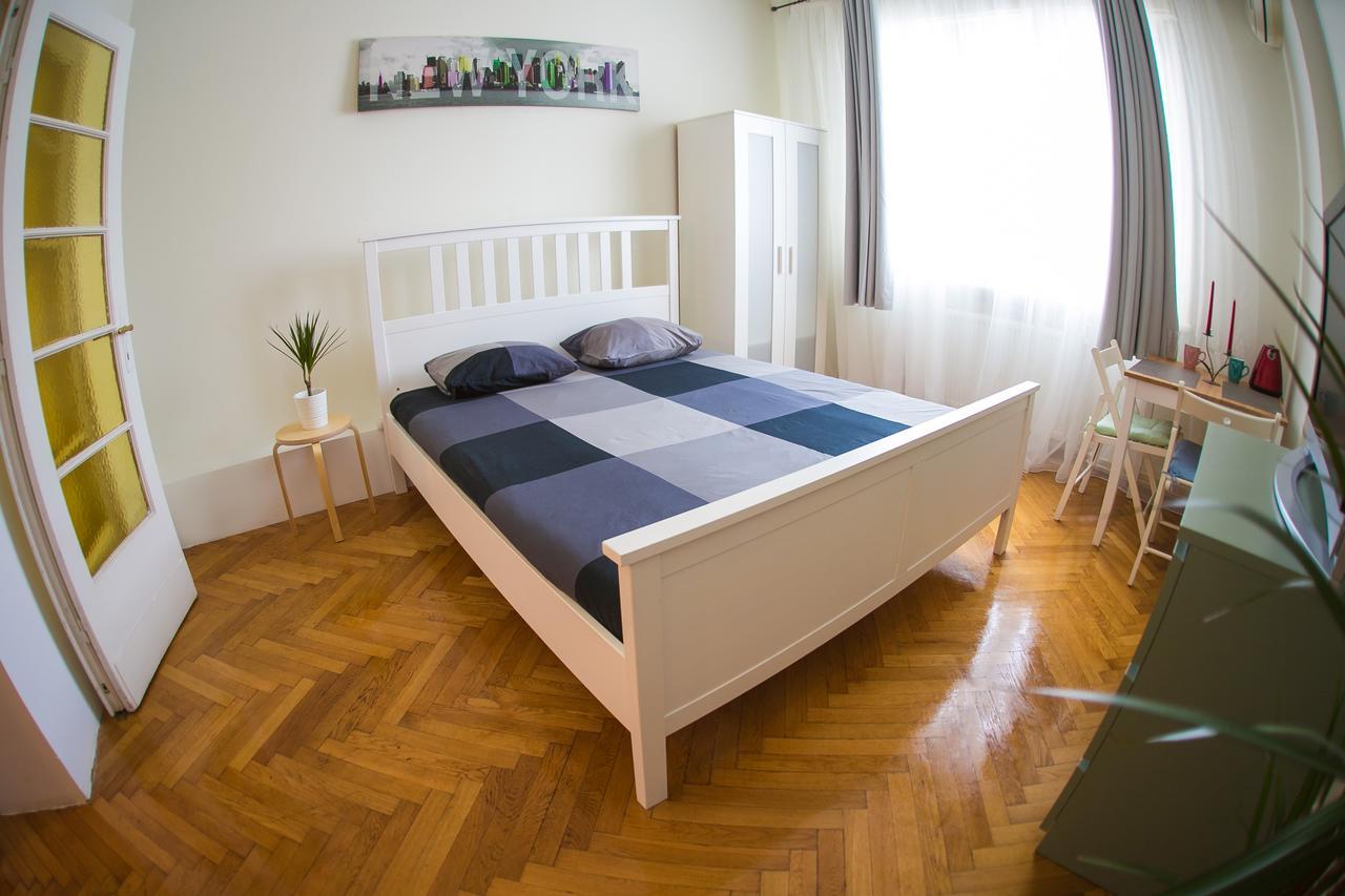 Apartament Color Franceza St