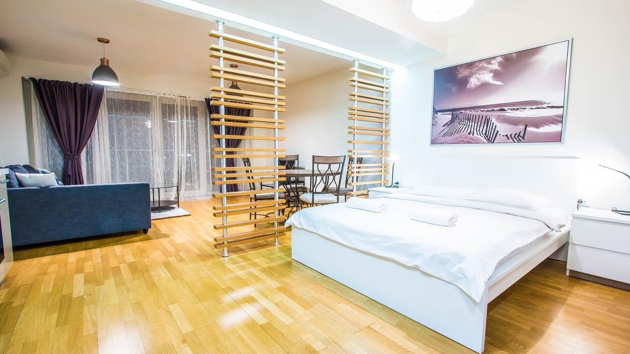 Apartment Luxury Mall Area