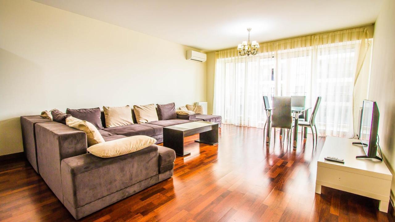 Luxury Mall Area Apartment Bucharest